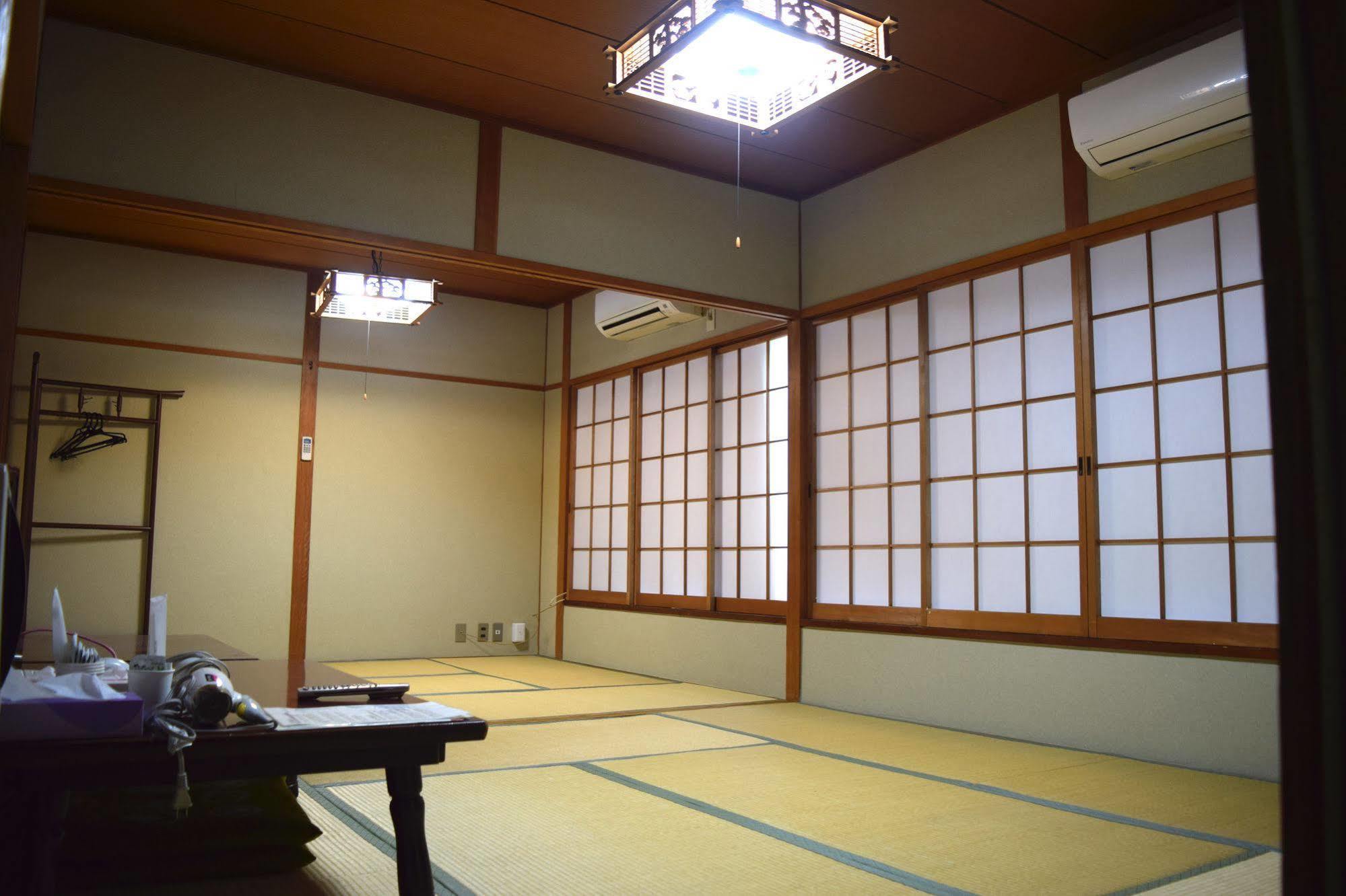 Отель Yamabe Tenri Экстерьер фото
